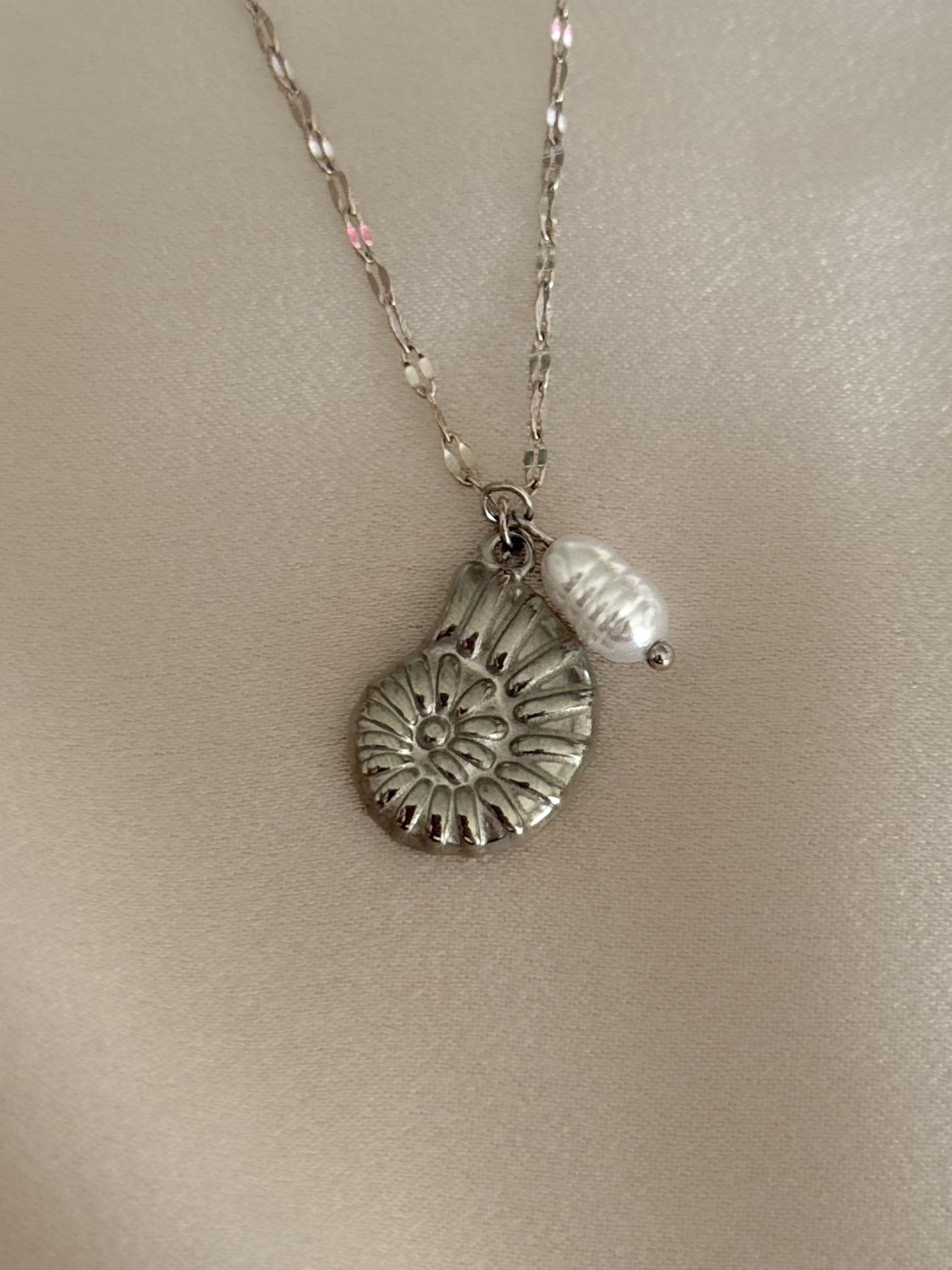 İNCİ İSTİRİDYE KOLYE