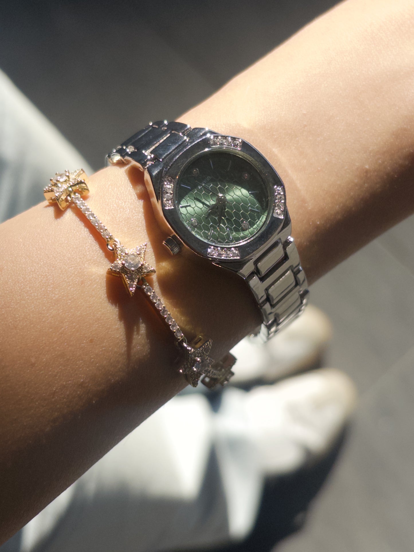 TAŞLI YEŞİL KADRAN SAAT SILVER