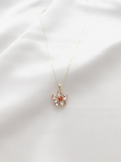 PEMBE ÇİÇEKLİ KOLYE