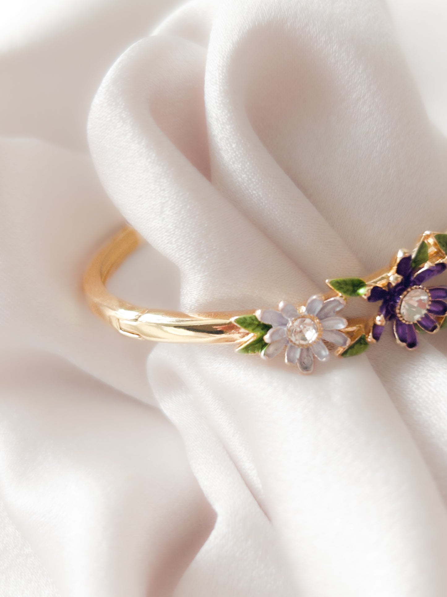 MOR ÇİÇEKLİ BİLEZİK