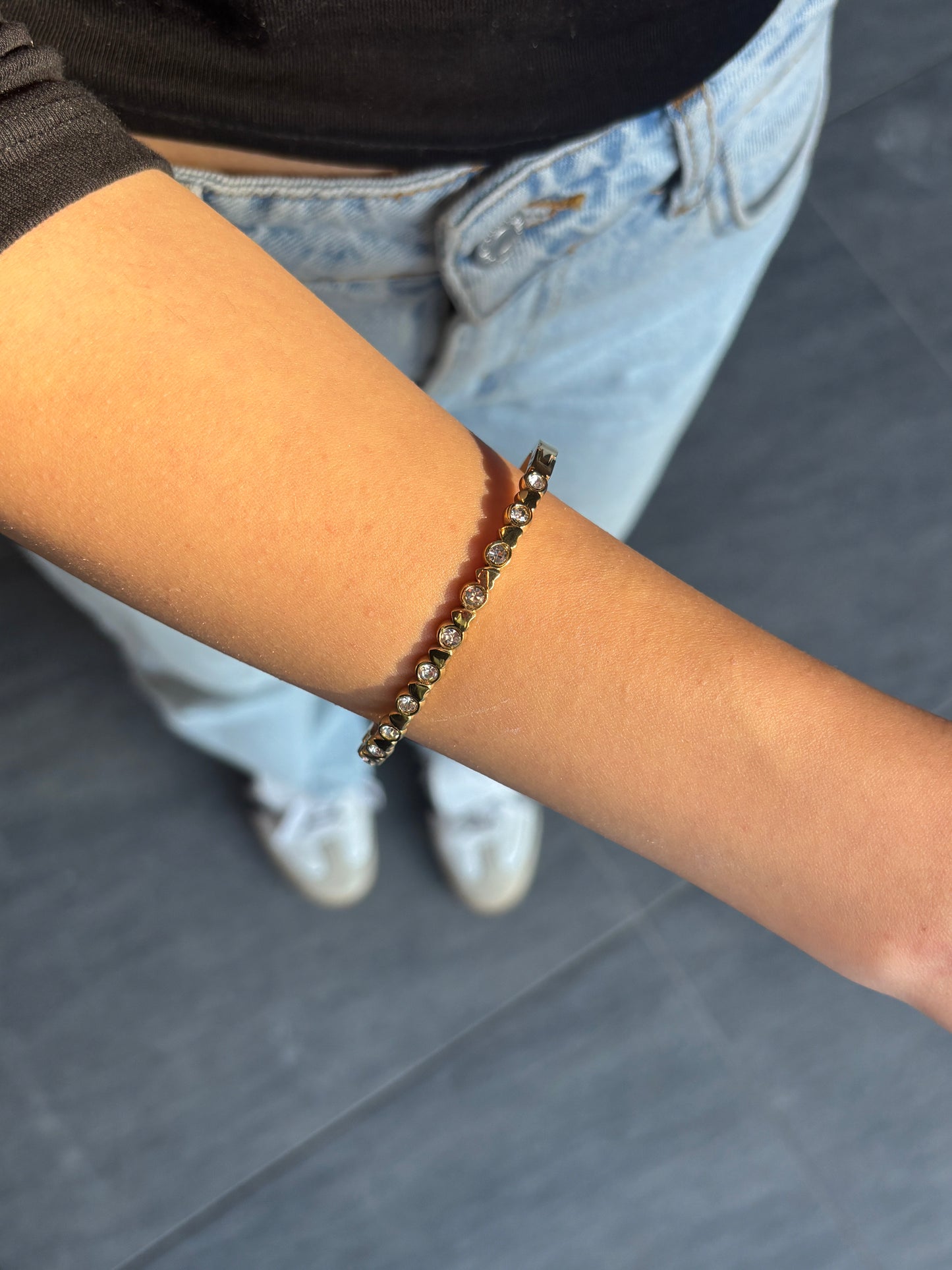 KALP YUVARLAK TAŞLI KELEPÇE