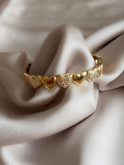 KALP TAŞLI KELEPÇE