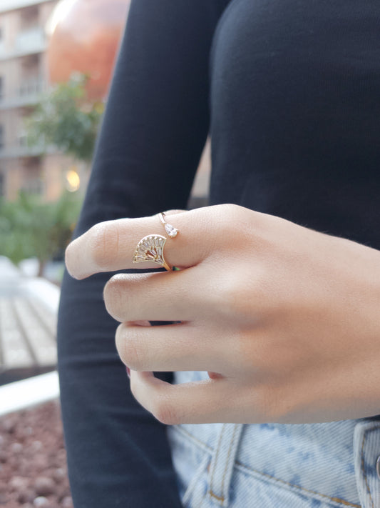 TAŞLI YELPAZE YÜZÜK